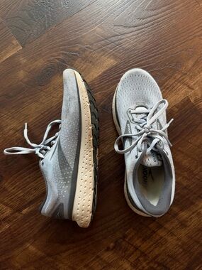 Women’s Brooks Glycerin 18